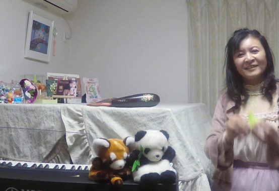 かわいいかくれんぼ・ことりのうた